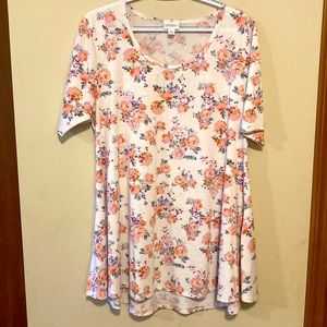 LulaRoe Perfect T Size Large
